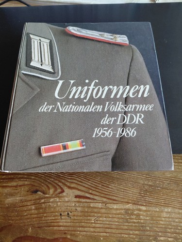 Buch uniformen der nationalen - buch,