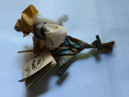 Handgefertigte harzhexe figur - handgefertigte,