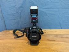 Nikon D80 Kamera + Zubehörpaket (AF-S Nikkor 35-200mm + Nikon SB700 Blitzgerät)