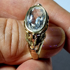 Goldring  585, großer, reich verzierte Ring mit hellem Stein vermutl. Aquamarin