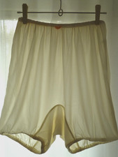 Vintage Schlüpfer Höschen 60er Jahre Gr 42-46 Farbe winterweiss. Nostalgie