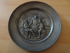 Zinnteller, Motiv Weinkeller