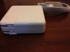 ORIGINAL GENUINE APPLE MACBOOK