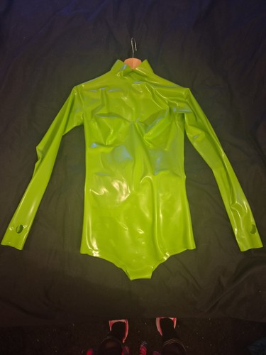 Latex body mit cups - latex,