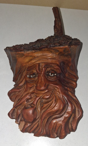Handgeschnitze