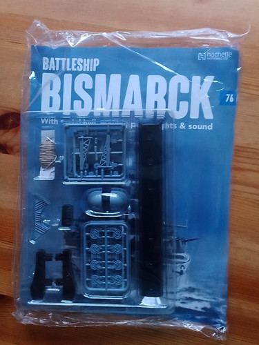 Hachette build the battleship - the,