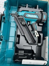 Makita DBN900ZK 18V Li-Ion