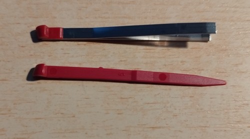 Zahnstocher und pinzette - zahnstocher,