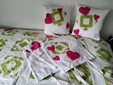 Patchwork Tagesdecke inkl. 5 Kissenhüllen rosa grün 204x140 cm