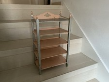 Altes kleines Regal Boudoir