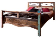 Altholz Bett Unikat mehrfarbig