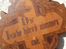 Holzkreuz ~ Die Liebe hört