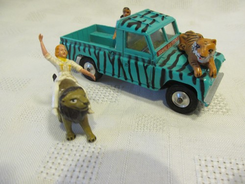 Corgi daktari landrover serie - corgi~daktari~landrover,
