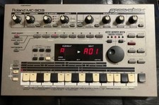Roland MC-303 Groovebox mit