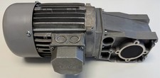 Lenze Getriebemotor mit Getriebe / 0,55/0,68/1,00kW / GKR03-2M VAK 071C42