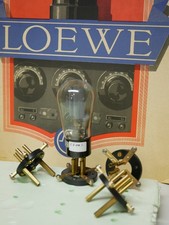 4-poliger Europa Röhren Sockel Tube Socket Röhrenfassung Re604 RGN4004 Neu / NOS