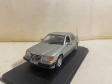 Mercedes Benz E Klasse W 124  Minichamps 1:43