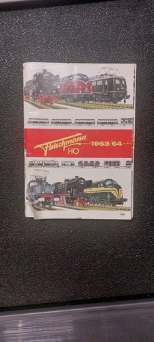 Ein gebrauchter katalog von - gebrauchter,