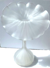 Alte Milchglas Vase Calla