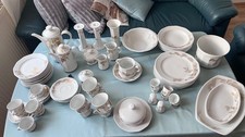 72 teiliges Porzellan-Service