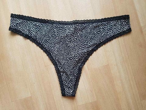 String schwarz herzen - string,