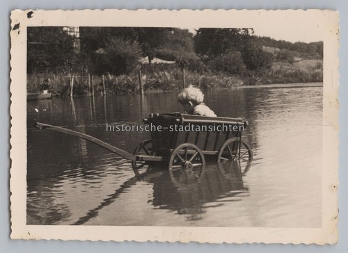 Junge bollerwagen teich - junge, im