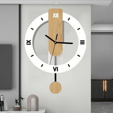 Wanduhr mit Pendel, Holz