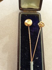 2 x 9 KARAT GOLD STICK /