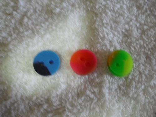 Knöpfe 15mm gummi - knöpfe,