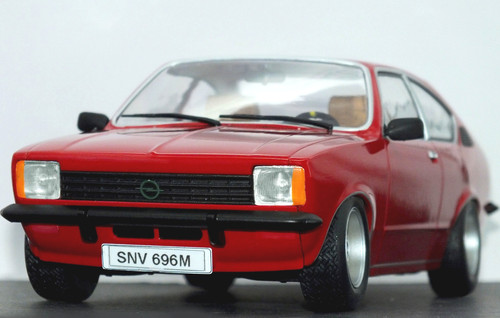 Mcg custom 1976 - 1:18, opel
