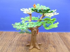 Große Eiche mit Eichhörnchen