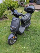 Die Freude am Roller fahren