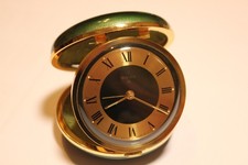 UTI Swiza 8 Reisewecker Grün