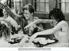 KLEINE BIESTER:  1 ORIGINAL-PRESSEFOTO (ca 18x24cm) TATUM O´NEAL ARMAND ASSANTE3