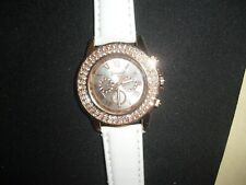 Geneva Platinum Armbanduhr Farbe weiß, Steinchen + Zugabe Batterie leer!! Damen