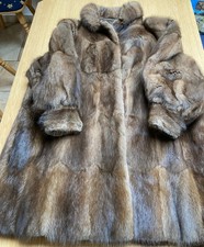 längere Pelzjacke echt