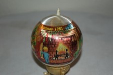  1981 Children hanging