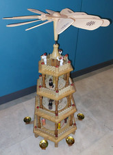 alte Weihnachtspyramide - Pyramide - 4-stöckig - 57 cm - neuwertig