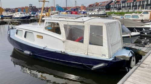 Klassisches kajütboot - kajütboot,
