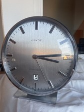Kienzle chronoquartz Tischuhr Edelstahl mit Datum Tagesanzeiger