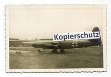 REPRO Flugzeug auf Feldflugplatz , Westen 1945