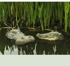 Realistische Schwimm Krokodil