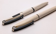 Füllhalter und Kugelschreiber Pelikan  Colani Design Weiß mit schwarzem Clip