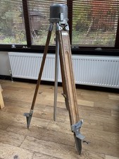 KERN Swiss Vintage Surveyors Holzstativ / Theodolit