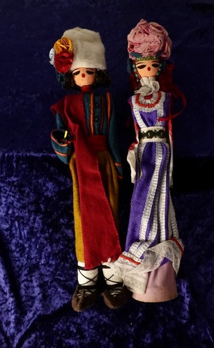 Zwei vintage balkan puppen - zwei,