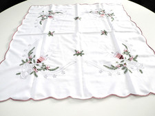  Weihnachtstischdecke / quadratisch  , Maße: 80 x 80 cm, bestickt, gebraucht