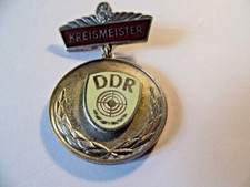 DDR Abzeichen " KREISMEISTER "