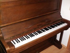 altes, konventionelles Tafelklavier, braun, 1.38 Meter lang