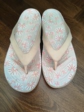 Crocs Kadee Damen Flip Flop Bade-Schuhe, Größe 9 (40-41-42)