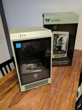 Thermaltake The Tower 200 /